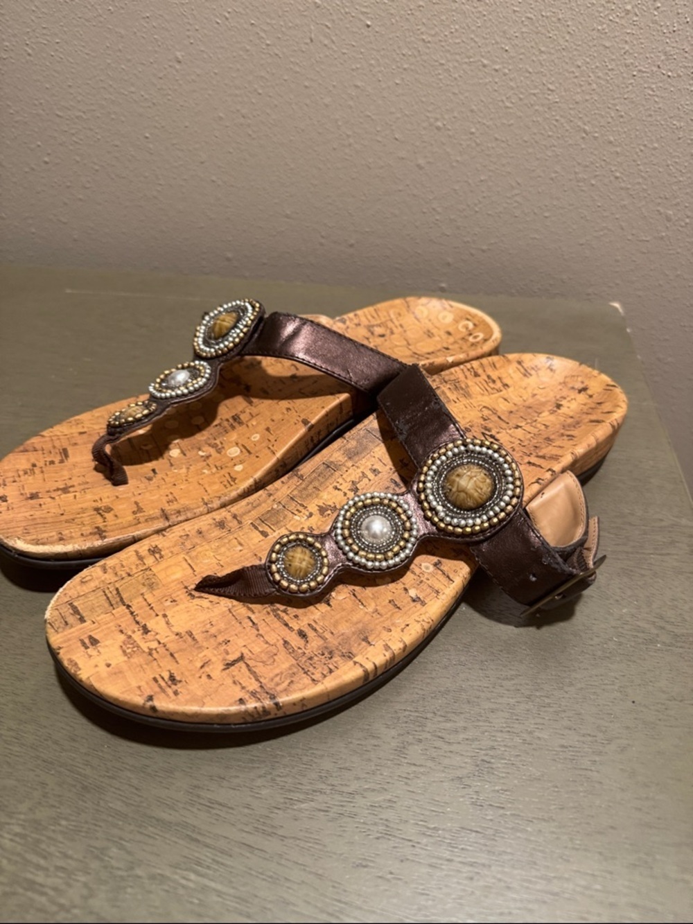 Vionic Brown Beaded Cork-Style Thong Sandals size 11